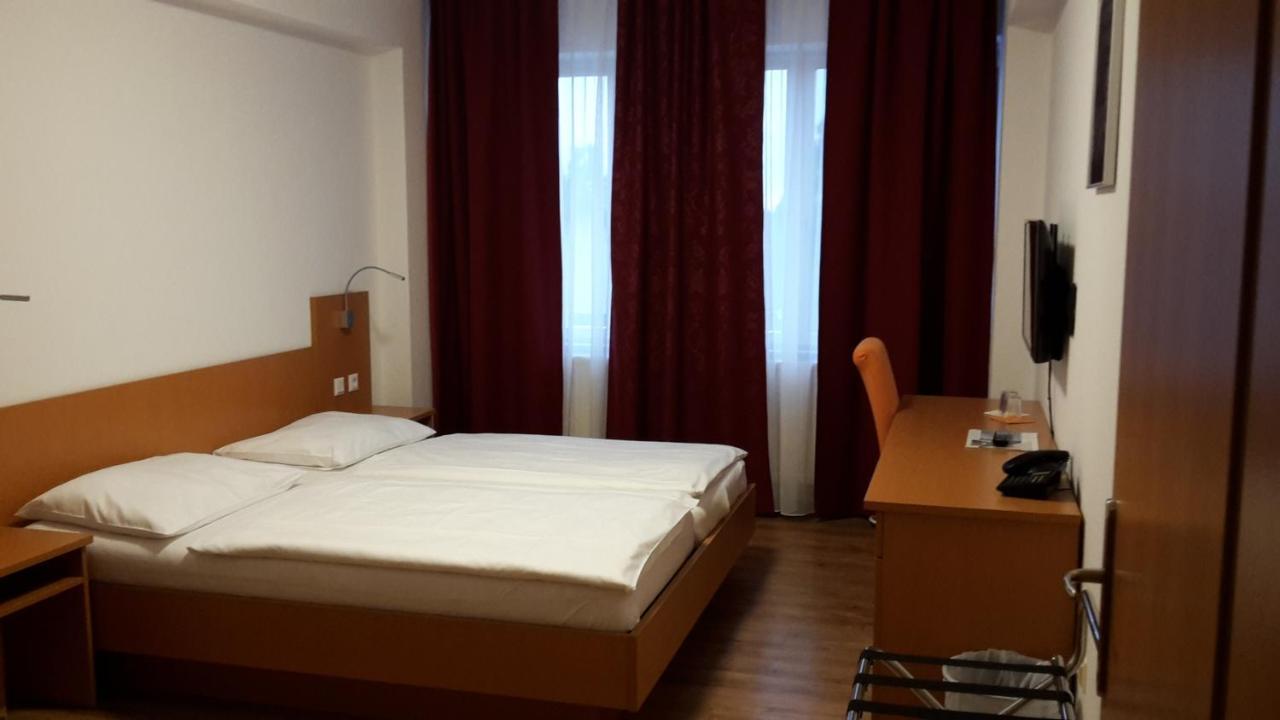 Hotel - Restaurant Martinihof Neudorfl المظهر الخارجي الصورة